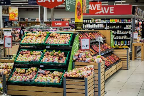 Fruit and vegetables supermarket - Image Pixabay