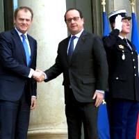 Cameron, Hollande meet as EU chief warns of 'critical moment' for bloc