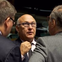 EU sets France tough deficit targets