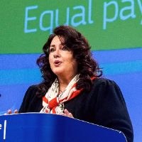 Brussels looks to close gap on equal pay