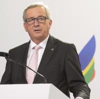 Wry Juncker slams snailpaced EU relocation of refugees
