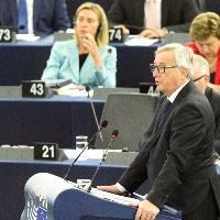 Juncker warns Moscow that EU borders are 'untouchable'