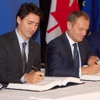 Trudeau - Tusk - Photo EU Council EU signs CETA trade deal with Canada