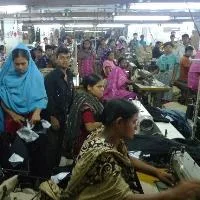 Textile workers, Bangladesh - Photo by NaZemi MEPs call for EU rules on textile imports to curb worker exploitation
