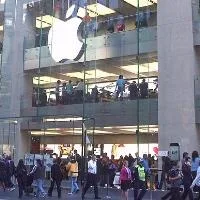 Apple Store - Image John Bragg MEPs back new tax disclosure rules for multinationals