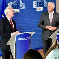 Davis - Barnier - Photo EC Start negotiating seriously, EU tells United Kingdom