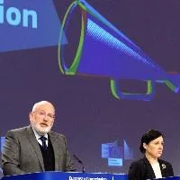 Timmermans - Jourova - Photo EC Whistleblowers to be protected by EU law