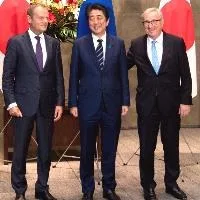 Abe - Shinzo Abe - Jean-Claude Juncker - Photo EC EU signs largest ever free trade deal with Japan