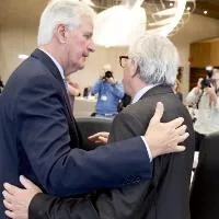 Barnier - Juncker-Photo EC EU issues Brexit 'no-deal' checklist for European businesses