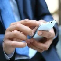 Mobile phone - Photo © Tanusha - Fotolia EU renews mobile roaming agreement for Ukraine refugees