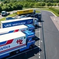 EU targets lower CO2 emissions from trucks, buses and trailers EU targets lower CO2 emissions from trucks, buses and trailers