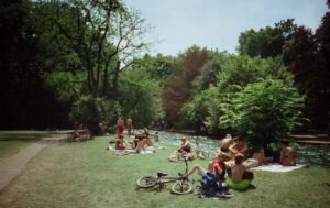 Finland the happiest country in the EU Happy people - Photo by paloma rodriguez on Pexels