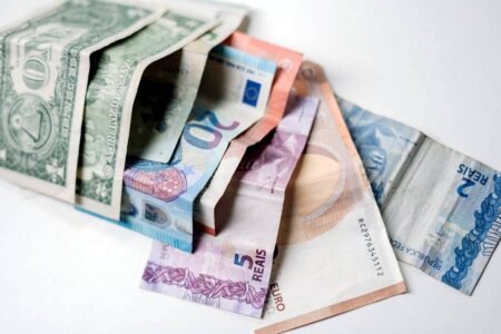 Euro dollar - Photo by cottonbro studio on Pexels