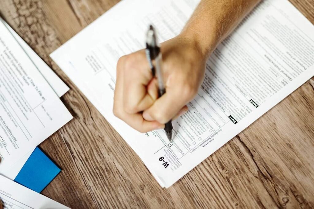 Reporting - Photo by RDNE Stock project on Pexels