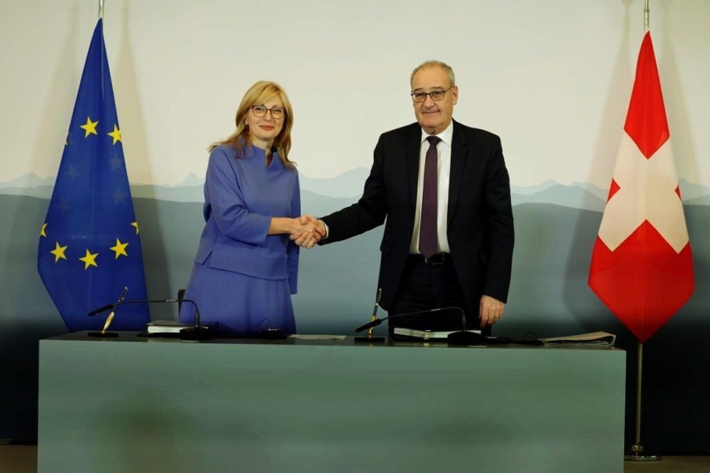 Photo Commissioner Ekaterina Zaharieva with Guy Parmelin