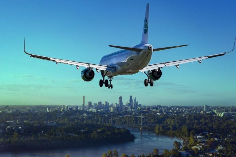 Airplane landing - Image by Pixabay