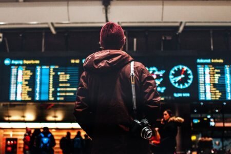 EU agrees revised rules on protecting travellers Airport traveller - Photo by Erik Odiin on Unsplash