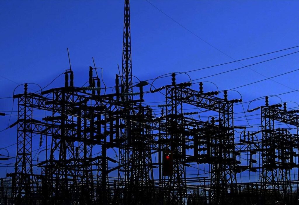 Electric grid - Image by PublicDomainPictures from Pixabay