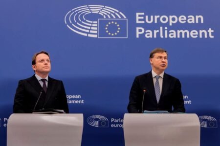 Brussels cuts red tape in health sector to speed up innovation Oliver Varhelyi - Valdis Dombrovskis - Photo © European Union 2025
