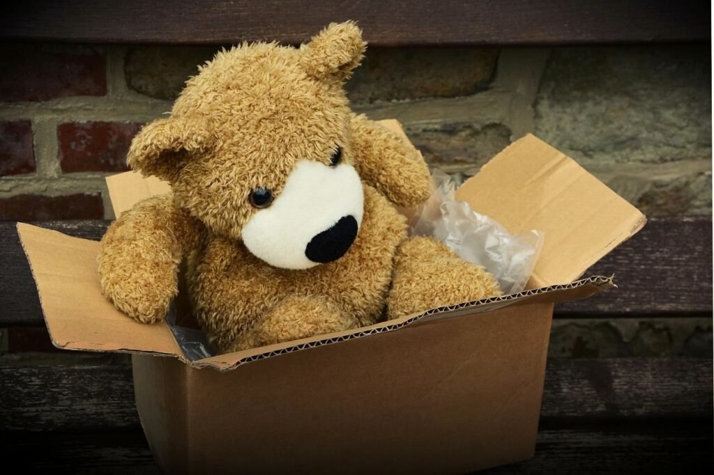 Parcel post - Image by congerdesign from Pixabay