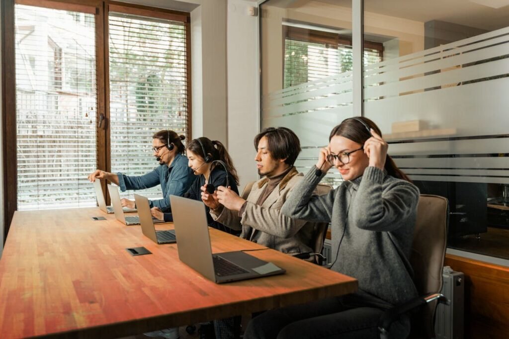 Online teaching call centre - Photo by MART  PRODUCTION on Pexels
