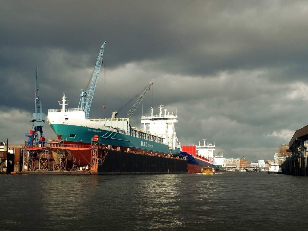 Hamburg shipyard - Image by Manne1953 from Pixabay