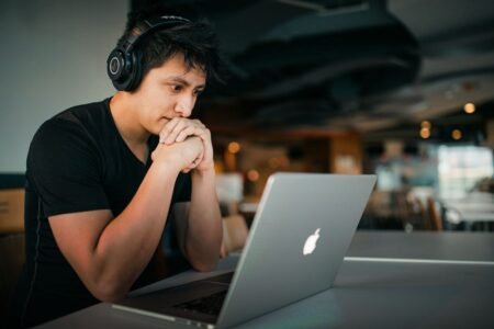 Teaching online - Photo by Wes Hicks on Unsplash