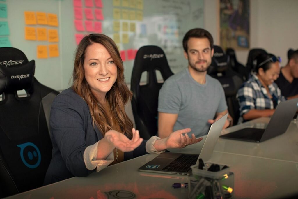 Woman business manager - Photo by LinkedIn Sales Solutions on Unsplash