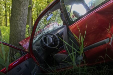 Car crash - Image by Rico Lob from Pixabay