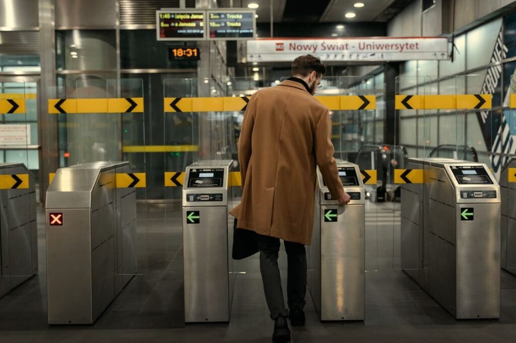 Entry exit system - Warsaw - Photo by MART  PRODUCTION on Pexels