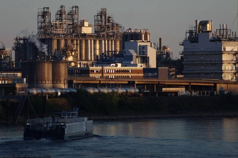 EU agrees safeguards for new emissions trading system for buildings and road transport Emissions - transport - buildings - Rhine industry - Image by Thomas G. from Pixabay