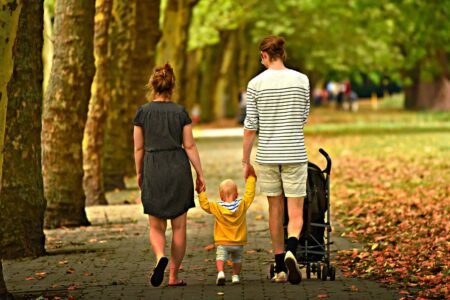 Challenges for EU as population set to shrink and age Population - Image by Mabel Amber from Pixabay