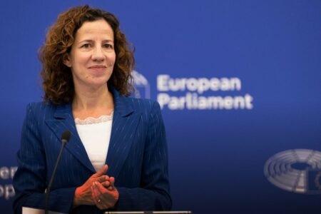 EU pushes simpler rules, effective enforcement for fair labour mobility Roxana Mînzatu - Photo © European Union 2026