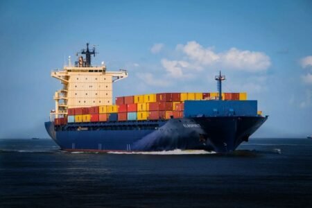 Trade container ship - Image by Freddy from Pixabay